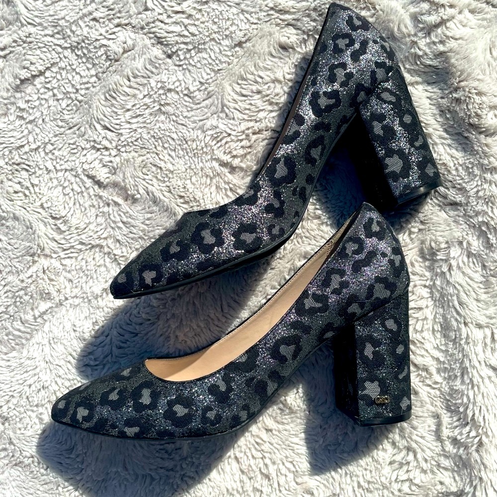 Cole Haan Grand OS Alanna Grey silver Metallic Leopard Pumps Almond Toe sz 9b